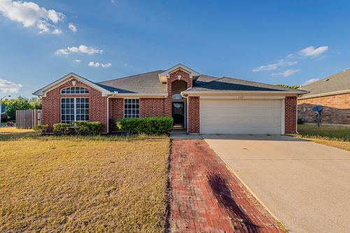 1601 Mcgarry Ln, Mansfield, TX, 76063-7960 | Card Image