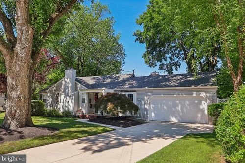 3 Windsor Pl, MOUNT HOLLY, NJ, 08060-1223 | Card Image