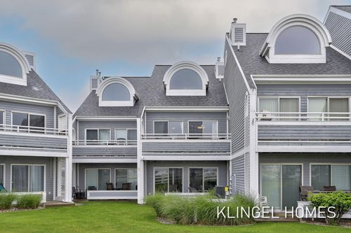 10-110 Millpoint Dr, Spring Lake, MI, 49456-1680 | Card Image