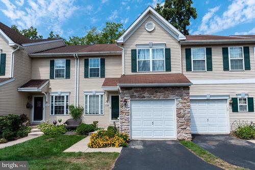 1028 Colin Dr, ROYERSFORD, PA, 19468-3135 | Card Image