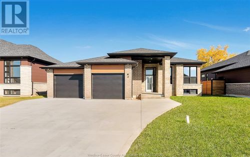 4 Woodland St, Kingsville, ON, N9Y0A8 | Card Image