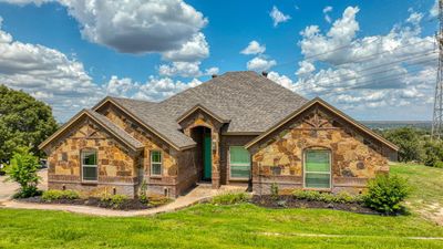 View of front of property featuring a front yard | Image 2