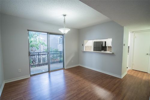 apt-202-4020 Holland Ave, Dallas, TX, 75219-3856 | Card Image