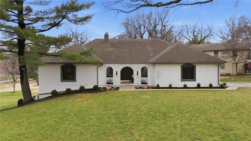 12614 Ensley Ln, Leawood, KS, 66209-1426 | Card Image