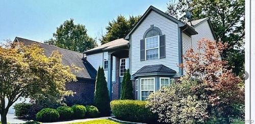 8676 W Walden Dr, Van Buren Twp, MI, 48111-2699 | Card Image