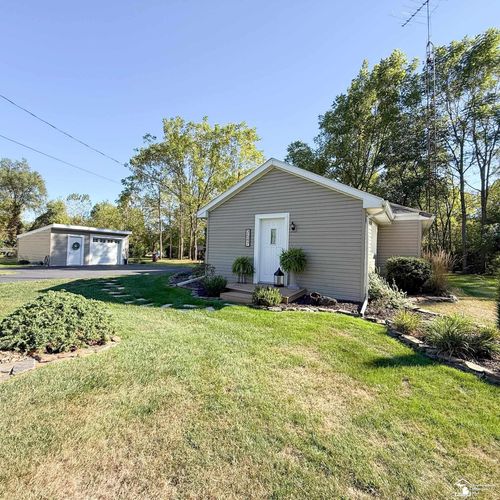 2547 Hasen Dr, Lambertville, MI, 48144-9642 | Card Image