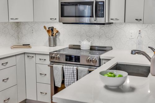 302-3461 Curle Ave, Burnaby, BC, V5G4P4 | Card Image