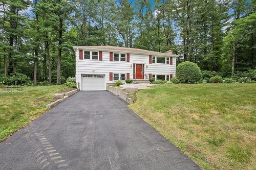 12 Lafayette Ln, Norfolk, MA, 02056-1661 | Card Image
