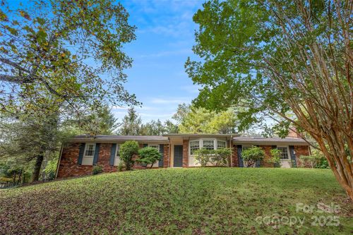 91 Haw Creek Cir, Asheville, NC, 28805-1104 | Card Image