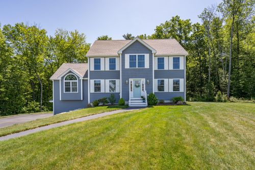 22 Innisbrook Dr, Pelham, NH, 03076-2713 | Card Image