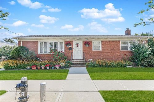 44 Finley Ave, Staten Island, NY, 10306-5716 | Card Image