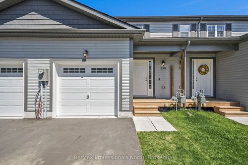 290 Daffodil Crt, Gravenhurst, ON, P1P0B8 | Card Image
