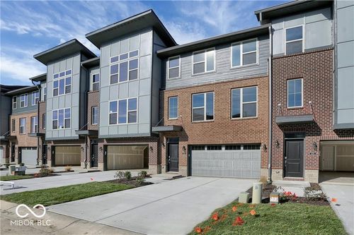 8238 Bostic Dr, Fishers, IN, 46038-0089 | Card Image