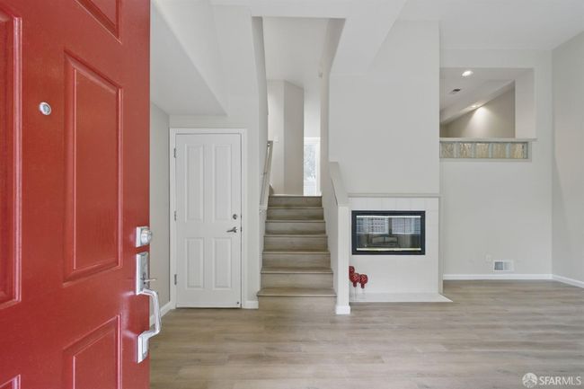 A welcoming entry | Image 6