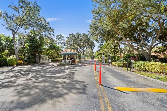 APT-5401 - 1972 Cascades Dr, Condo with 3 bedrooms, 2 bathrooms and 1 parking in NAPLES FL | Image 41