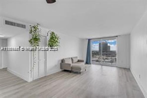 apt-11f-6900 Bay Dr, Miami Beach, FL, 33141-5412 | Card Image