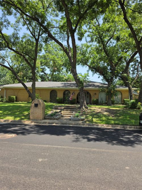 2517 Nantucket Dr, Sherman, TX, 75092-2240 | Card Image