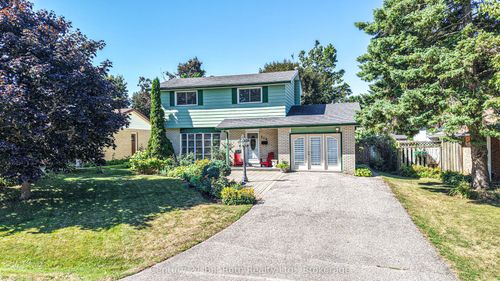 215 Park St, Orillia, ON, L3V5V7 | Card Image