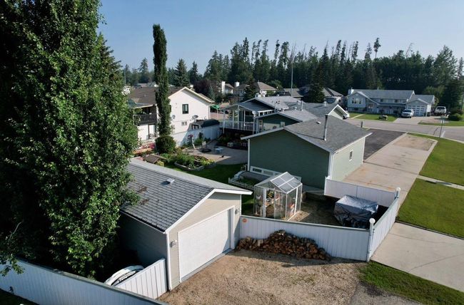 46 Pineview Rd, House detached with 4 bedrooms, 3 bathrooms and 10 parking in Whitecourt AB | Image 5
