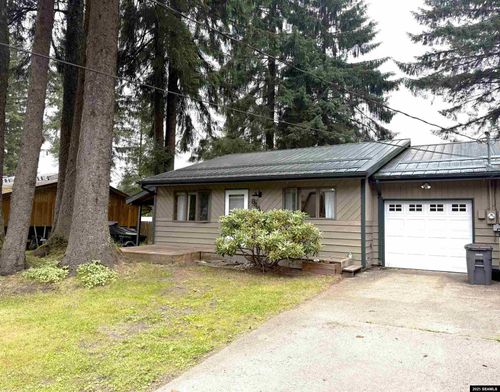 8449 Kimberly St, Juneau, AK, 99801-9161 | Card Image