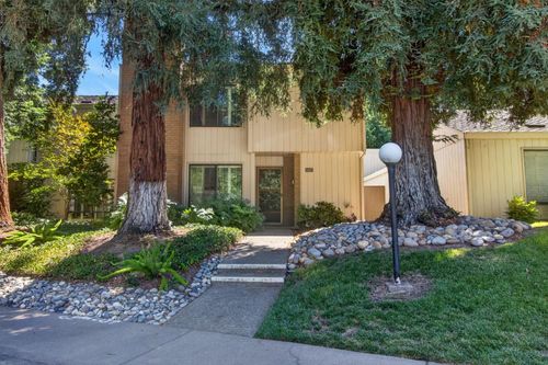 1427 Commons Drive, Sacramento, CA, 95825 | Card Image