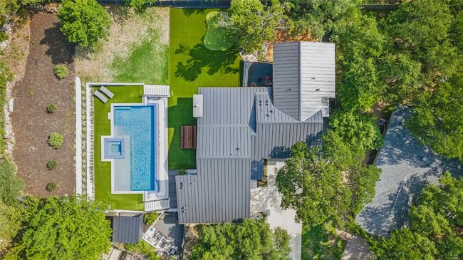 Drone / aerial view of a pool area | Image 39