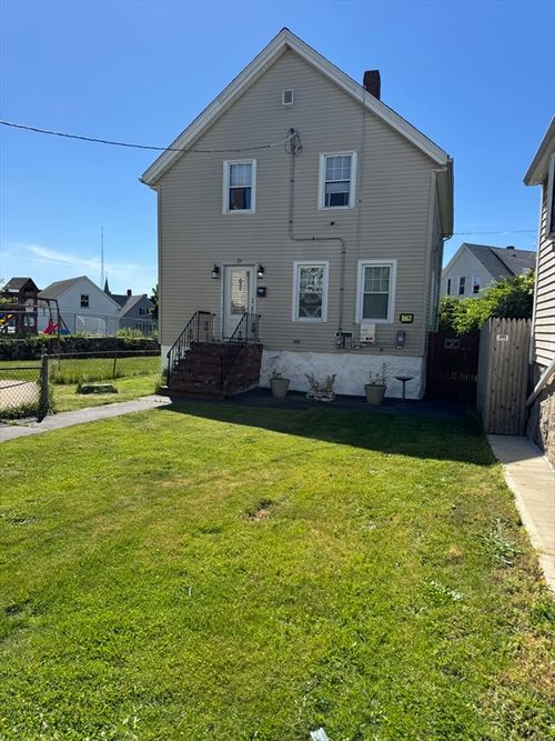 12 Sears St, New Bedford, MA, 02740-3157 | Card Image