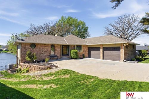 9218 Bellvue Circle, Plattsmouth, NE, 68048 | Card Image