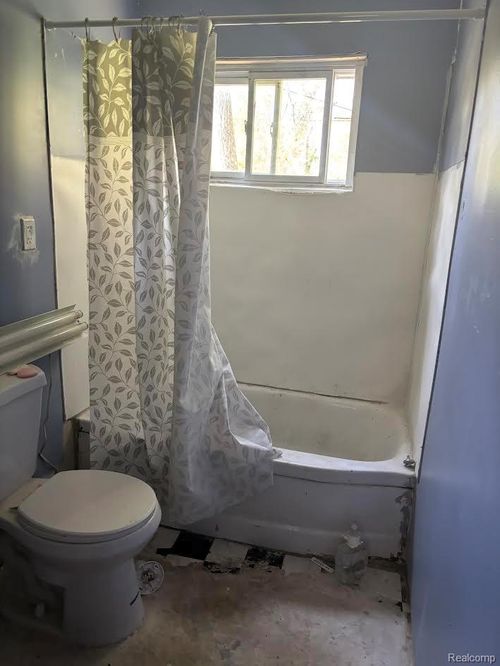 15403 Beaverland St, Detroit, MI, 48223-1407 | Card Image