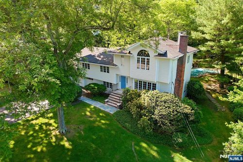 1 Winding Way, Caldwell, NJ, 07006-4026 | Card Image