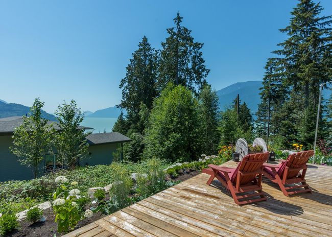 679 Copper Drive, House other with 4 bedrooms, 3 bathrooms and 4 parking in Squamish BC | Image 28