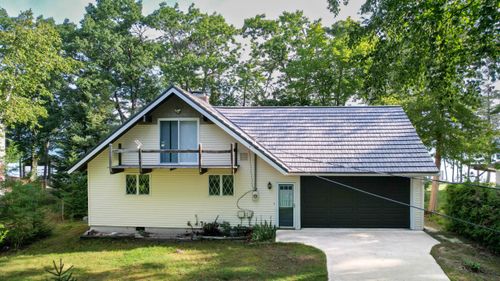 8761 Cordwood Trl, Cheboygan, MI, 49721-8620 | Card Image