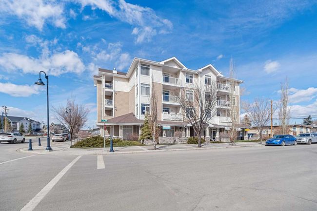 203 - 132 1 Avenue Nw, Home with 2 bedrooms, 2 bathrooms and 1 parking in Airdrie AB | Image 2