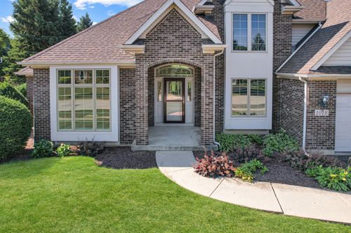1018 Schiedler Dr, Batavia, IL, 60510-8311 | Card Image