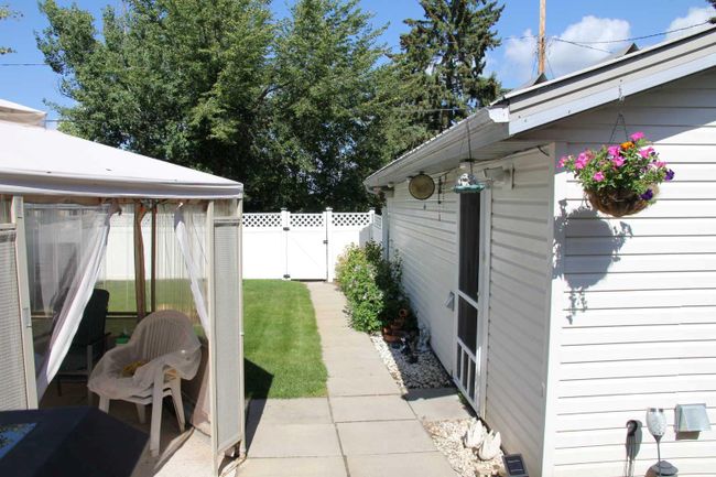 522 1 Street, Home with 2 bedrooms, 1 bathrooms and 3 parking in Loon Lake SK | Image 33
