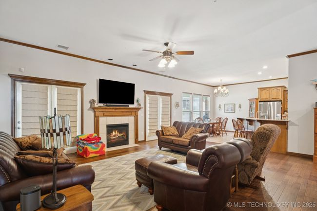 Large open living! Great entertaining space! | Image 10