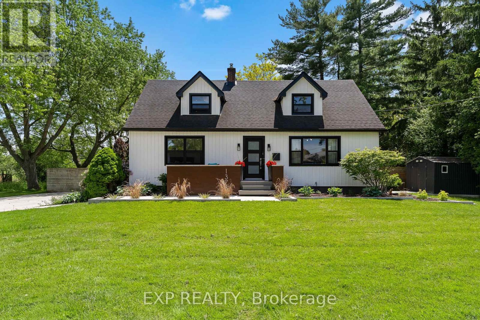 Residential in Fort Erie (Crescent Park) 2