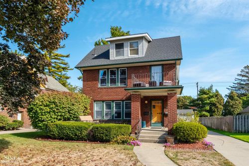 674 Neff Rd, Grosse Pointe, MI, 48230-1665 | Card Image