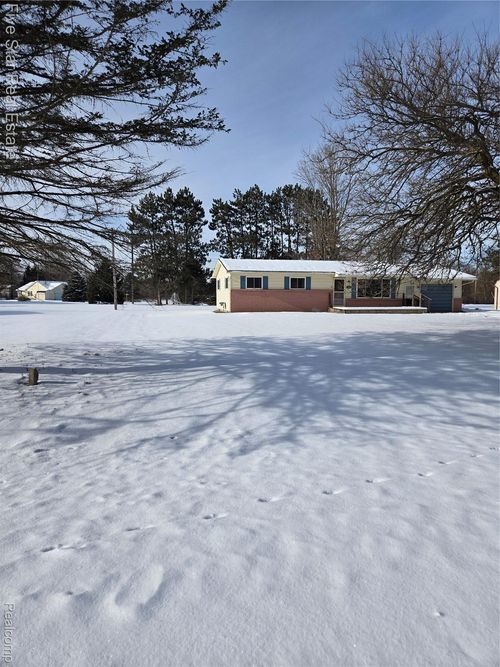 2177 Hunter Dr, Lapeer, MI, 48446-7731 | Card Image