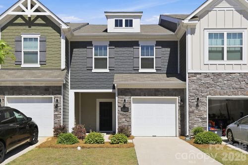 275 Harpers Run Ln, Matthews, NC, 28104-2601 | Card Image