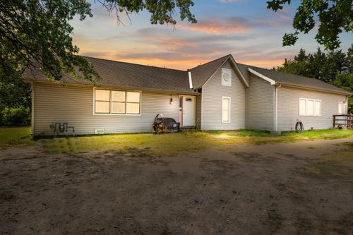 5408 E 4th Ave, Hutchinson, KS, 67501-8015 | Card Image