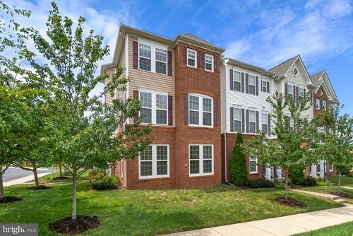 22664 Amberjack Sq, BRAMBLETON, VA, 20148-3677 | Card Image