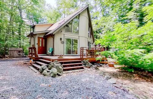 7206 Wigwam Way, Tobyhanna, PA, 18466-7926 | Card Image