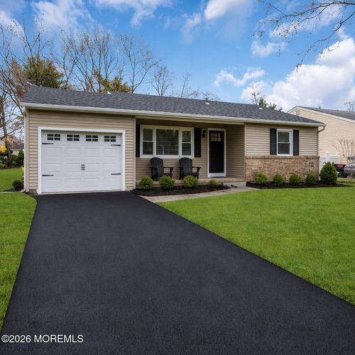 77 Brakenbury Dr, Toms River, NJ, 08757-4307 | Card Image