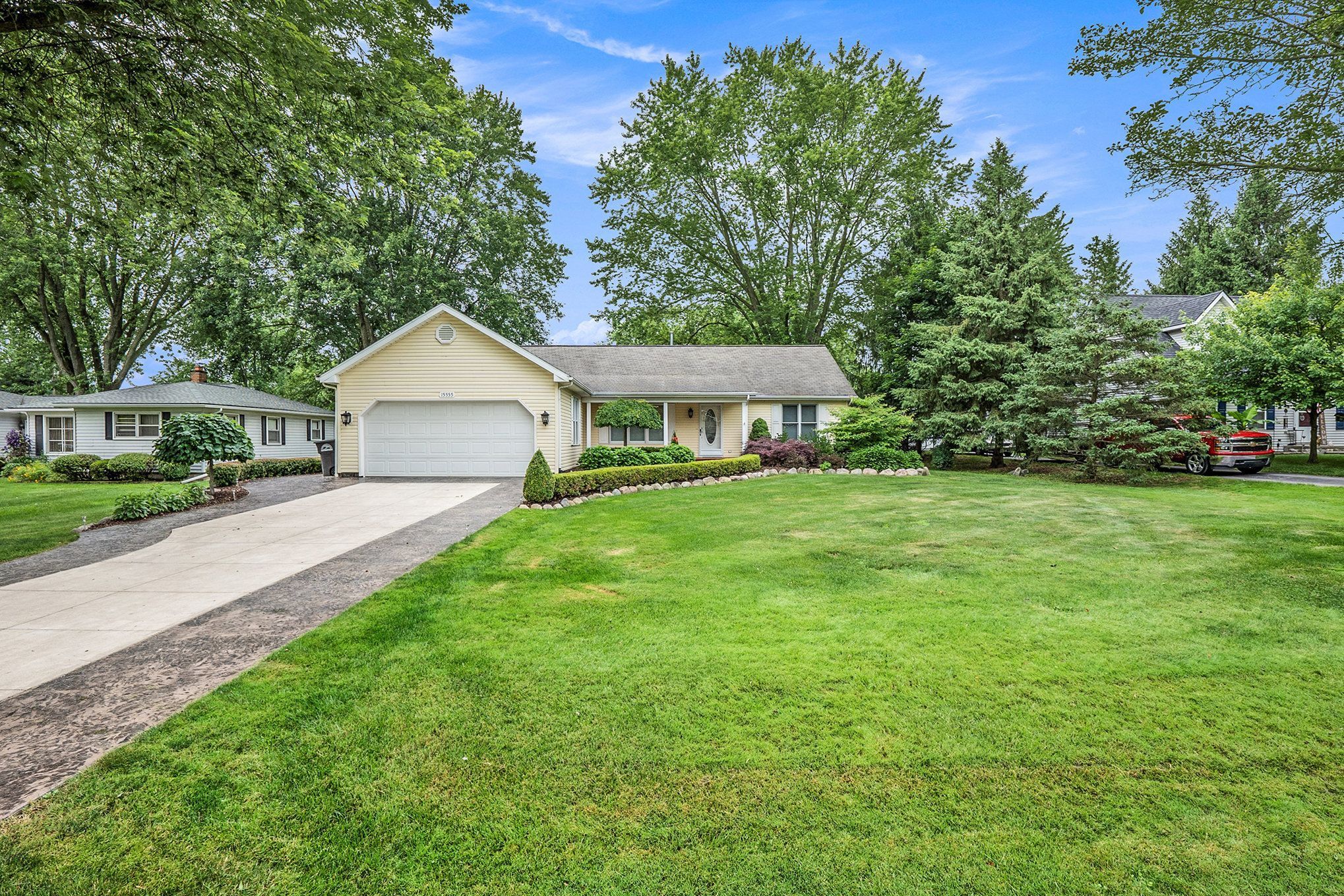 Park Ln, Plymouth, MI 48170