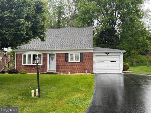 1339 Meadowcreek Ln, LANCASTER, PA, 17603-4615 | Card Image