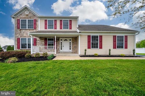 4985 Thornbury Cir, Douglassville, PA, 19518-9622 | Card Image