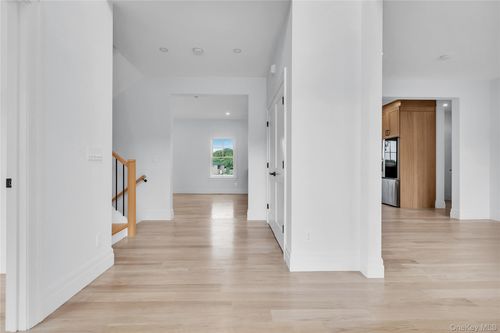 1726 Tower Ct, Mohegan Lake, NY, 10547-1546 | Card Image