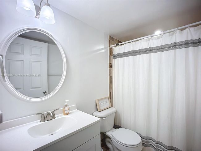 APT-308 - 9915 W Okeechobee Rd, Condo with 2 bedrooms, 2 bathrooms and null parking in Hialeah Gardens FL | Image 11