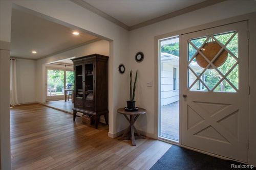 1530 Baldwin Rd, Lake Orion, MI, 48360-1008 | Card Image